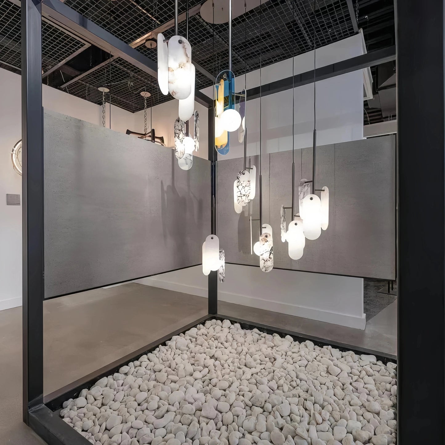 Alabaster Megalith Single Pendant - Matte BlackBlushlighting